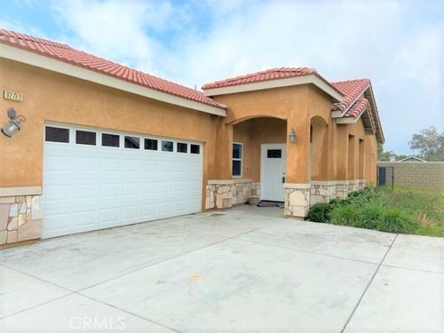 2-9272 Olive St, Fontana, CA, 92335-5709 | Card Image