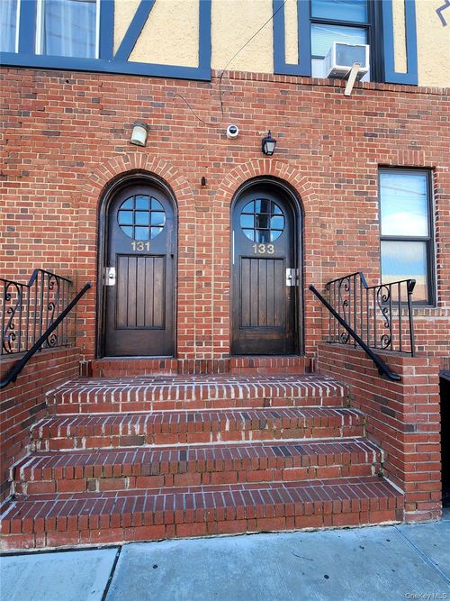 2e-133 Lincoln Ave, Mineola, NY, 11501-2833 | Card Image