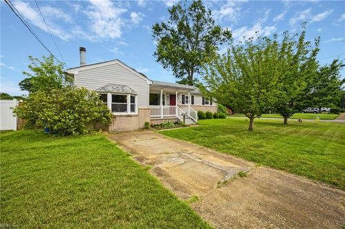 1516 Gardenwood Pkwy, Virginia Beach, VA, 23455-3534 | Card Image