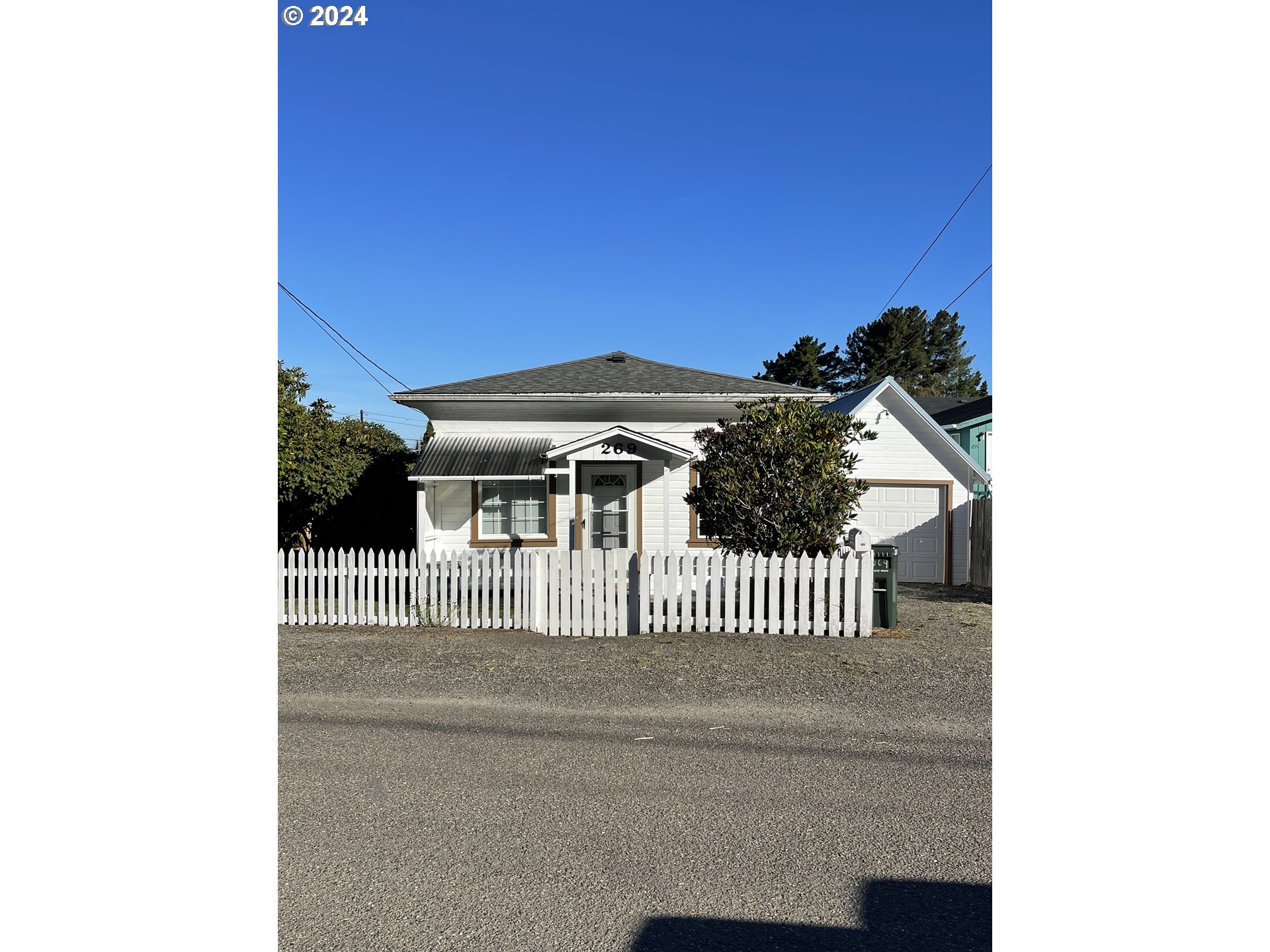 Elm Ave, Reedsport, OR 97467