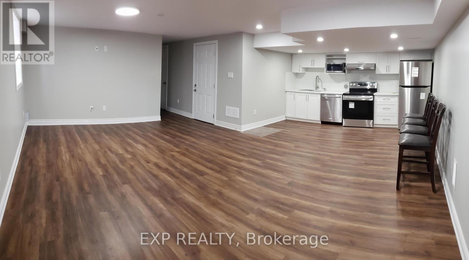 Residential Lease in Oakville (GO Glenorchy) 2