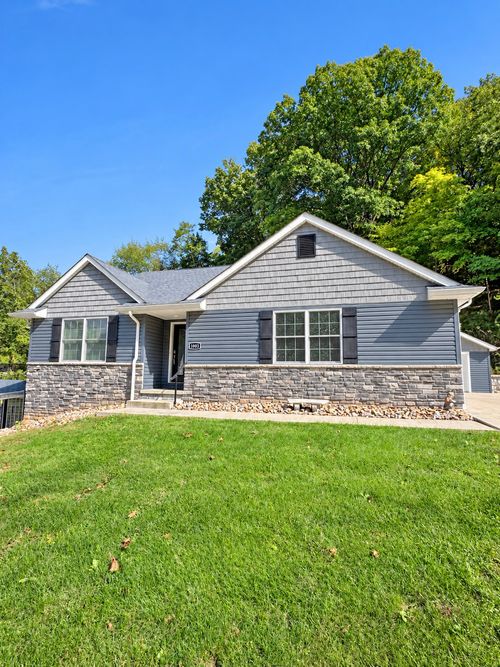 1003 Laurel Hill Dr, West Homestead, PA, 15120-1124 | Card Image
