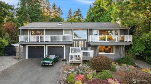 12079 Sunrise Dr Ne, Bainbridge Island, WA, 98110-1309 | Card Image