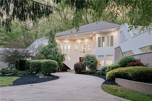 25 River Mountain Dr, Moreland Hills, OH, 44022-2065 | Card Image
