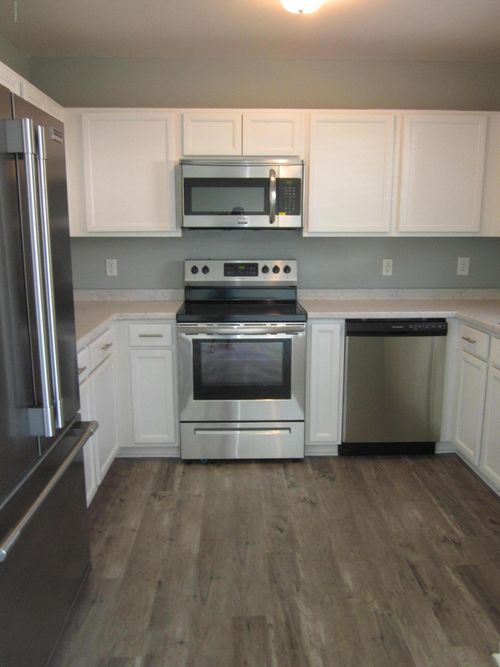 68 Crush Ct, Swansboro, NC, 28584-8366 | Card Image