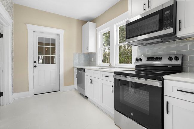 202 W Division St, House other with 2 bedrooms, 1 bathrooms and null parking in DELAND FL | Image 17