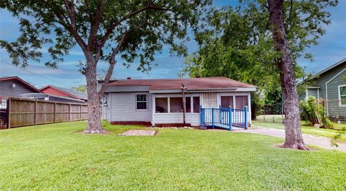 415 Briarcliff Dr, Houston, TX, 77076-5111 | Card Image