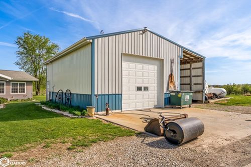 2390 Spruce Ave, Washington, IA, 52353-9678 | Card Image