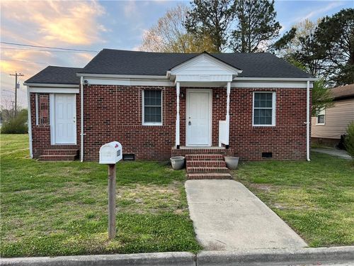 1207 Rosewood Ave, Franklin, VA, 23851-2117 | Card Image