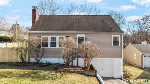 122 Newton St, Norwich, CT, 06360-4056 | Card Image