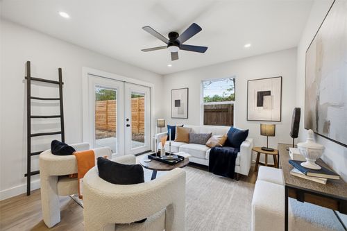 400 Chippendale Ave, Austin, TX, 78745-2311 | Card Image