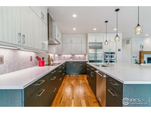 4274 E Dickenson Pl, Denver, CO, 80222-6015 | Card Image