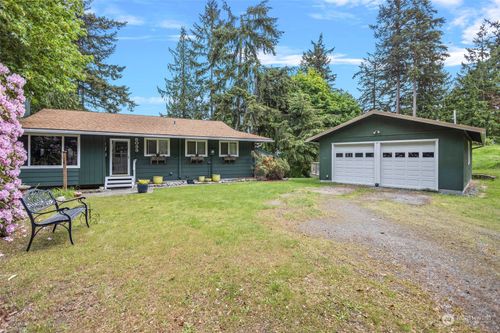 8033 Island Court, Clinton, WA, 98236 | Card Image