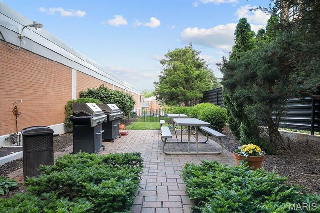 APT-10B - 900 S Hanley Rd, Condo with 2 bedrooms, 2 bathrooms and 1 parking in Clayton MO | Image 17