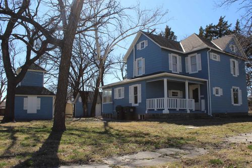 521 W 5th St, Halstead, KS, 67056-2106 | Card Image