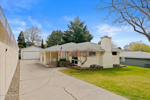 713 S 24th Ave, Yakima, WA, 98902-4103 | Card Image