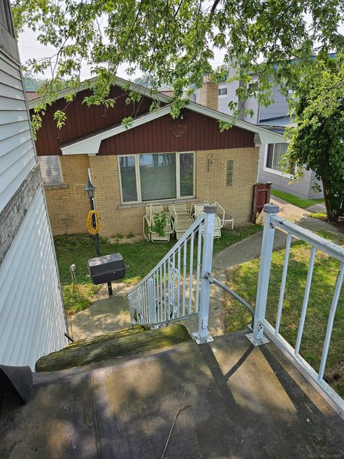 8820 Anchor Bay Dr, Clay, MI, 48001-3512 | Card Image