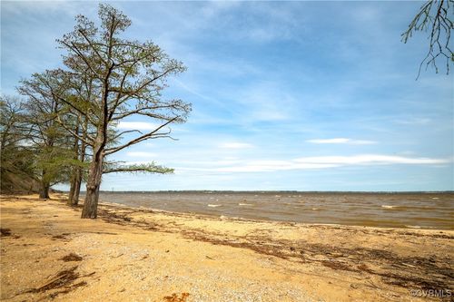 374 James River Overview, Spring Grove, VA, 23881-8014 | Card Image