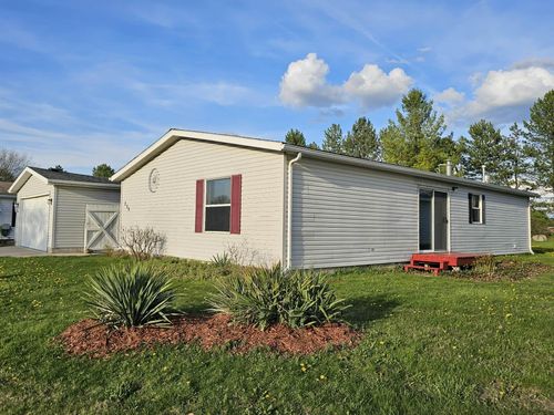 229 Cadgewith E, Lansing, MI, 48906-1524 | Card Image