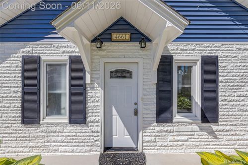 4661 Sashabaw Rd, Waterford, MI, 48329-1968 | Card Image