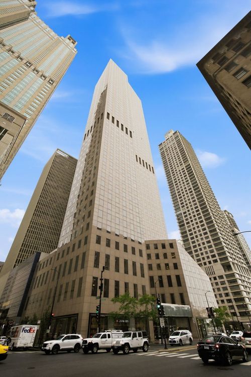 4704-950 N Michigan Ave, Chicago, IL, 60611-4510 | Card Image