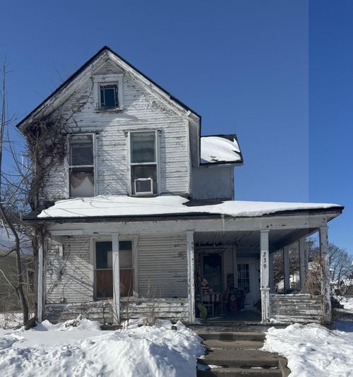 239 N Shaffer St, Springfield, OH, 45504-2717 | Card Image