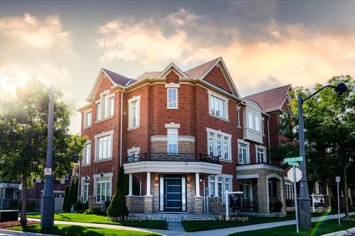3040 Eberly Woods Dr, Oakville, ON, L6M0T5 | Card Image