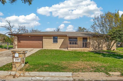 2709 New York Ave, Fort Worth, TX, 76104-6874 | Card Image