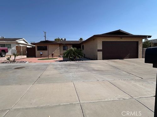 1517 De Anza St, Barstow, CA, 92311-5530 | Card Image