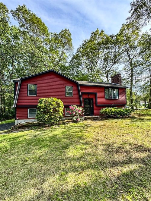 15 Grace Ln, Dudley, MA, 01571-6132 | Card Image