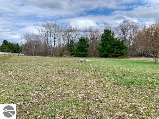 1871 Pine Tree, House other with 2 bedrooms, 1 bathrooms and null parking in Grawn MI | Image 11