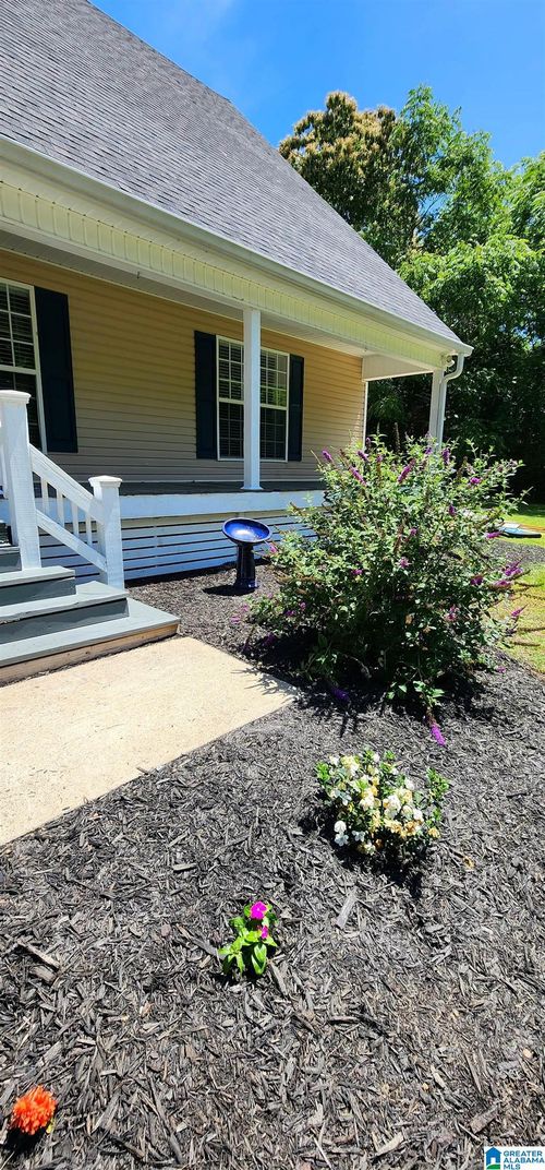 114 Bow Range Rd, Guntersville, AL, 35976-6147 | Card Image