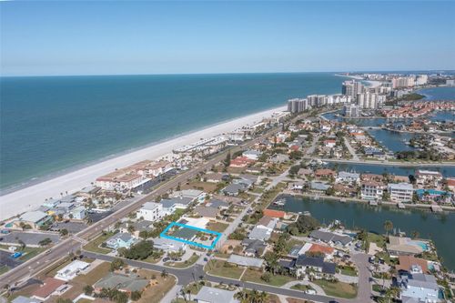 2710 Hibiscus Dr W, BELLEAIR BEACH, FL, 33786-3528 | Card Image