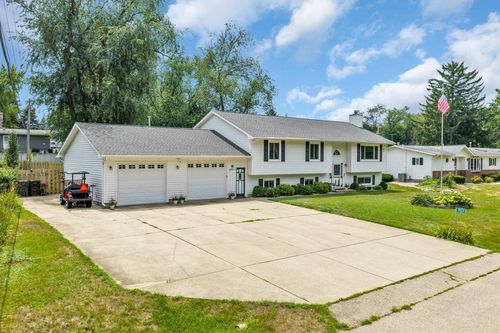 39231 92nd St, Genoa City, WI, 53128-2414 | Card Image