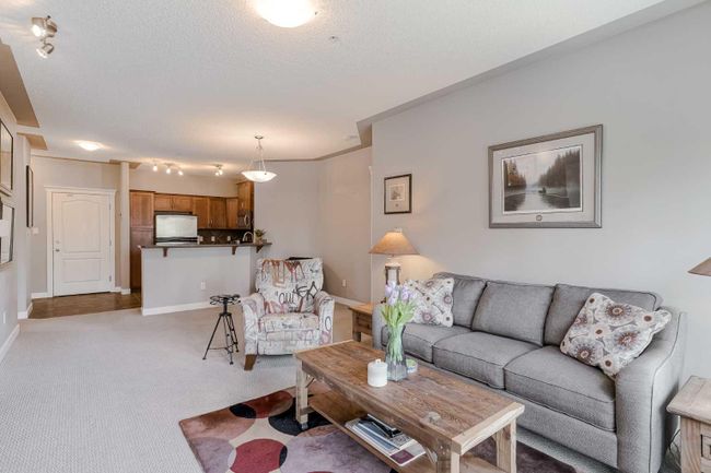 437 - 20 Discovery Ridge Close Sw, Home with 2 bedrooms, 2 bathrooms and 1 parking in Calgary AB | Image 6