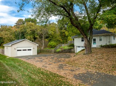 54 Lindley Ter, House other with 3 bedrooms, 2 bathrooms and 5 parking in Williamstown MA | Image 3