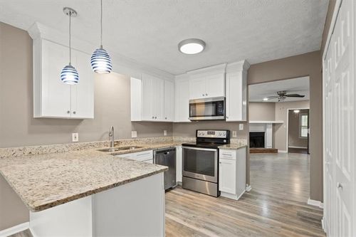 326 Farm Place Ct Ne, Woodstock, GA, 30188-4032 | Card Image