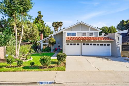 5872 Meadowbrook Dr, Huntington Beach, CA, 92649-3719 | Card Image