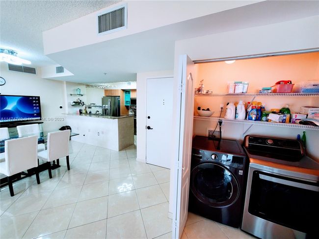 APT-906 - 17555 Atlantic Blvd, Condo with 2 bedrooms, 2 bathrooms and null parking in Sunny Isles Beach FL | Image 11