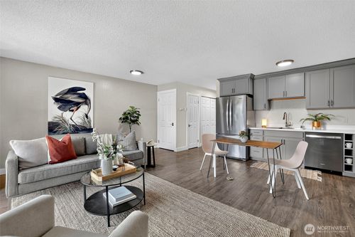 33-25004 Lake Fenwick Rd, Kent, WA, 98032-4278 | Card Image