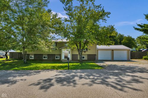 2903 Hoosier Dr, North Vernon, IN, 47265-8756 | Card Image