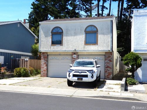 550 Verducci Dr, Daly City, CA, 94015-2844 | Card Image