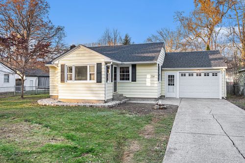 324 Robertson Ave, Battle Creek, MI, 49015-8637 | Card Image