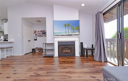 unit-203-13061 Creek View Dr, Garden Grove, CA, 92844-1296 | Card Image