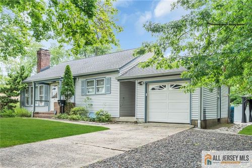 30 Martin St, Middlesex, NJ, 08846-2252 | Card Image