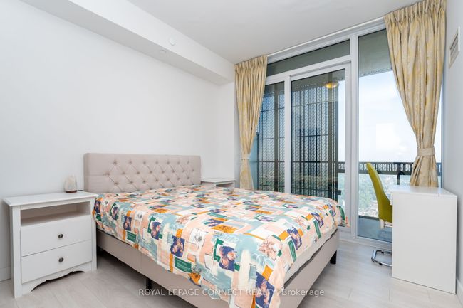 4708 - 8 Eglinton Ave E, Condo with 2 bedrooms, 2 bathrooms and null parking in Toronto ON | Image 13