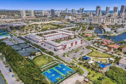 212-580 Egret Dr, Hallandale Beach, FL, 33009 | Card Image