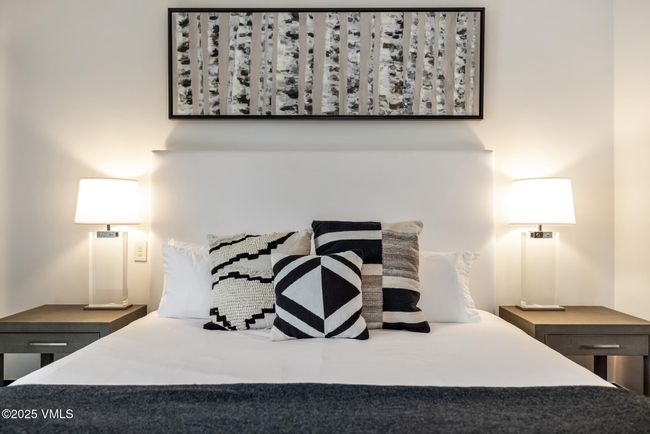 C - 141 E Meadow Dr, Condo with 2 bedrooms, 3 bathrooms and 1 parking in Vail CO | Image 18