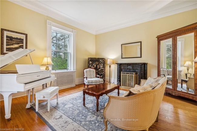 30 South St W, House other with 6 bedrooms, 4 bathrooms and 7 parking in Dundas ON | Image 7