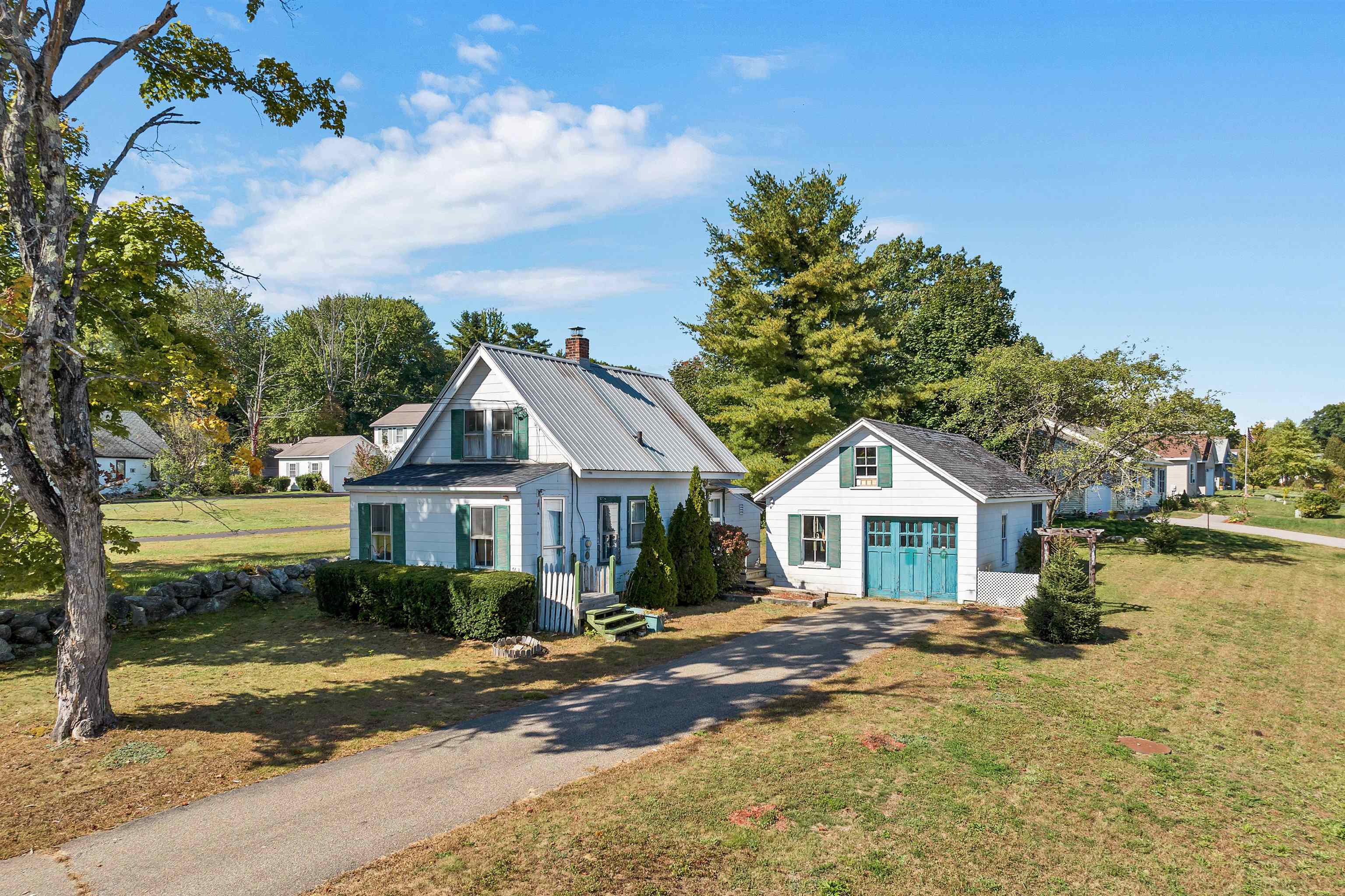 Elm St, Laconia, NH 03246